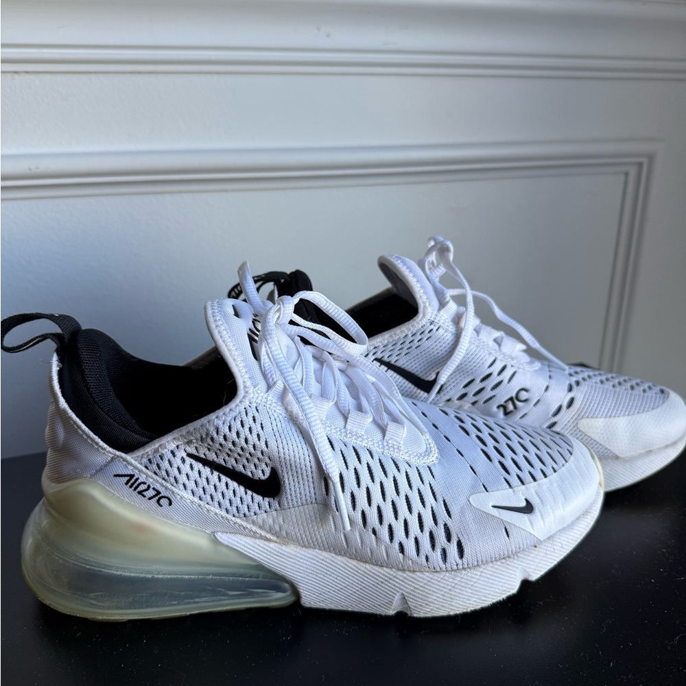 Women’s Nike Air Max 270 🤍 Size 7